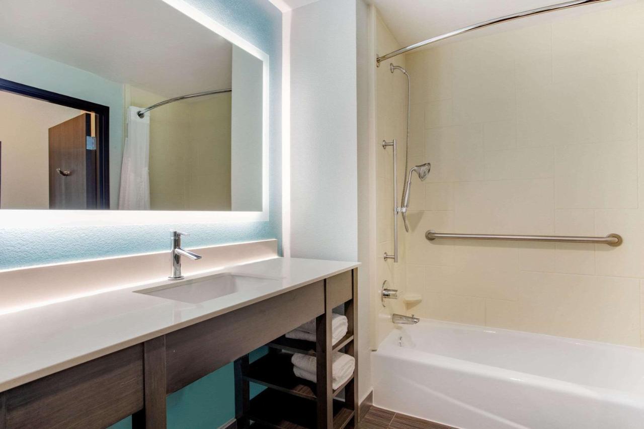 La Quinta Inn & Suites By Wyndham Northlake Ft. Worth Elizabethtown Екстер'єр фото